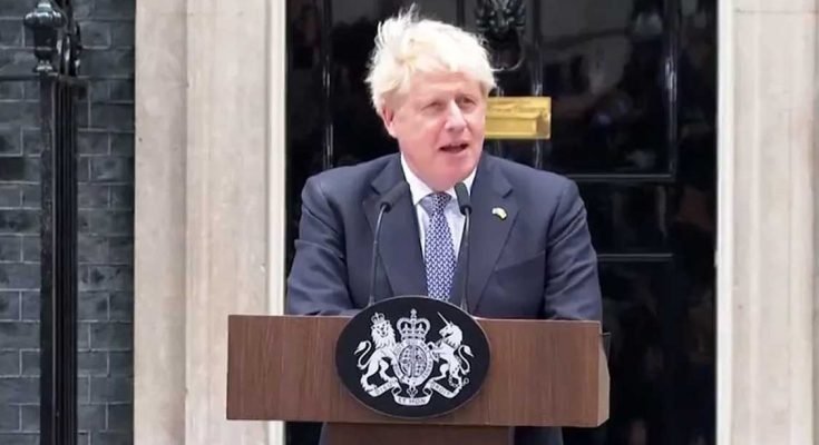 Boris Johnson outside No. 10 Giviing his resignation speech