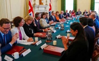 Sir Keri Starmer holding his first formal cabinet meeting after becoming Prime Minister